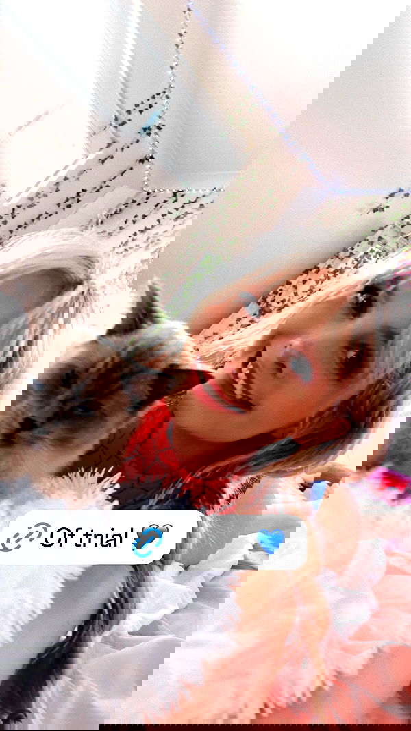 emxllouise2 image ~ Altpins