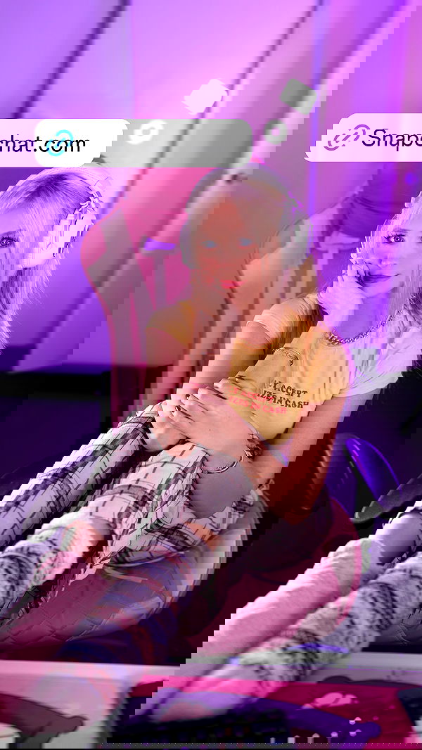 emxllouise2 image ~ Altpins