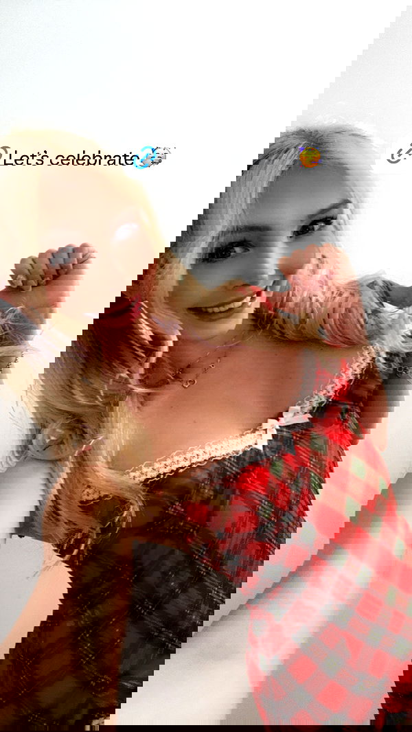 emxllouise2 image ~ Altpins