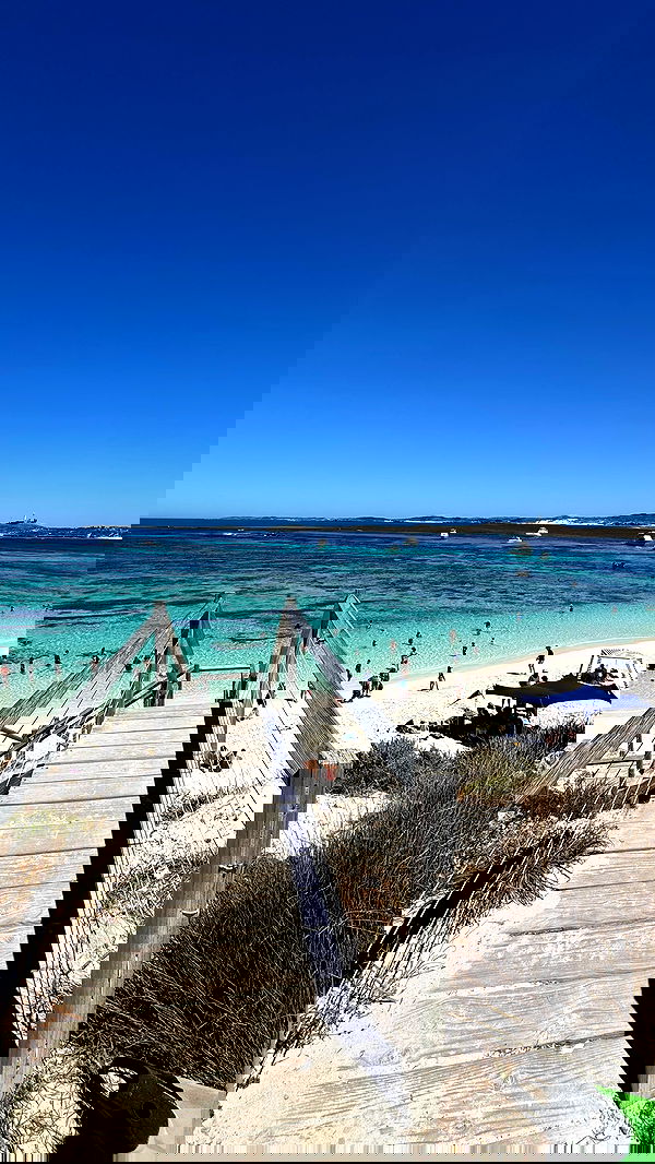 emxllouise2 image ~ Altpins