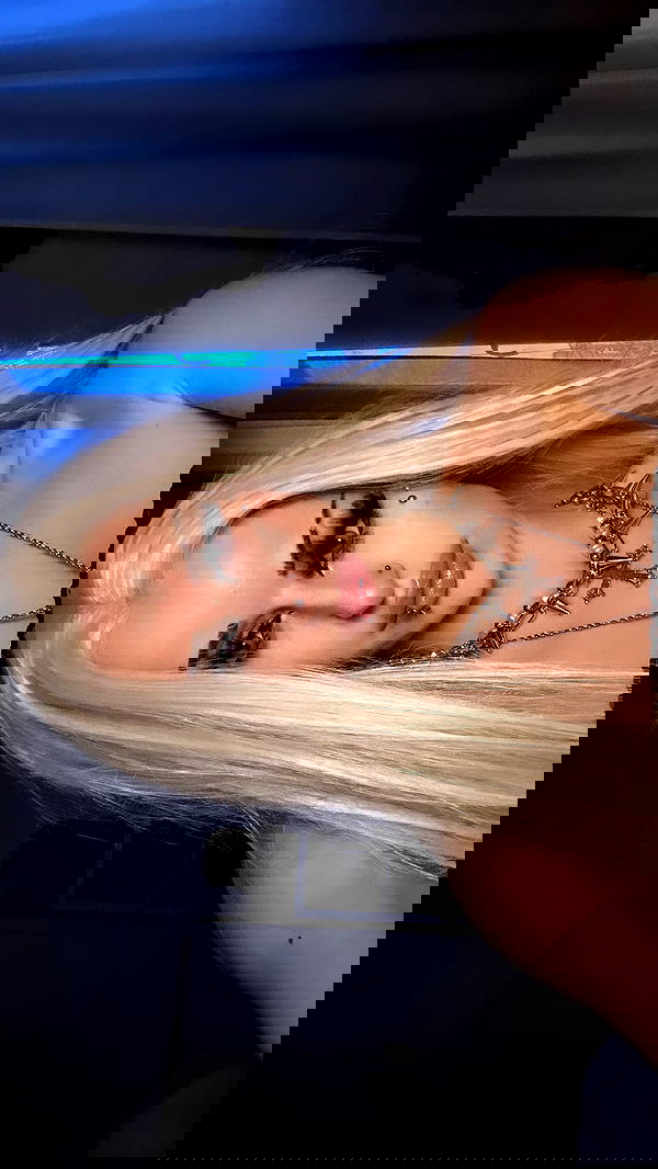 evameganosova image ~ Altpins