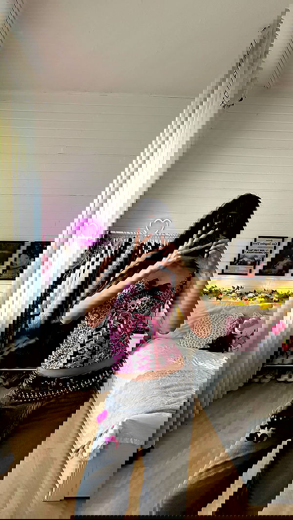 evameganosova image ~ Altpins