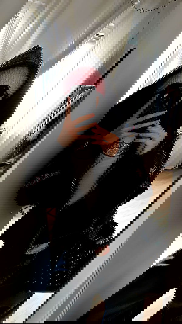 evameganosova image ~ Altpins