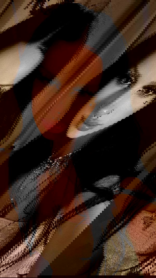 evameganosova image ~ Altpins