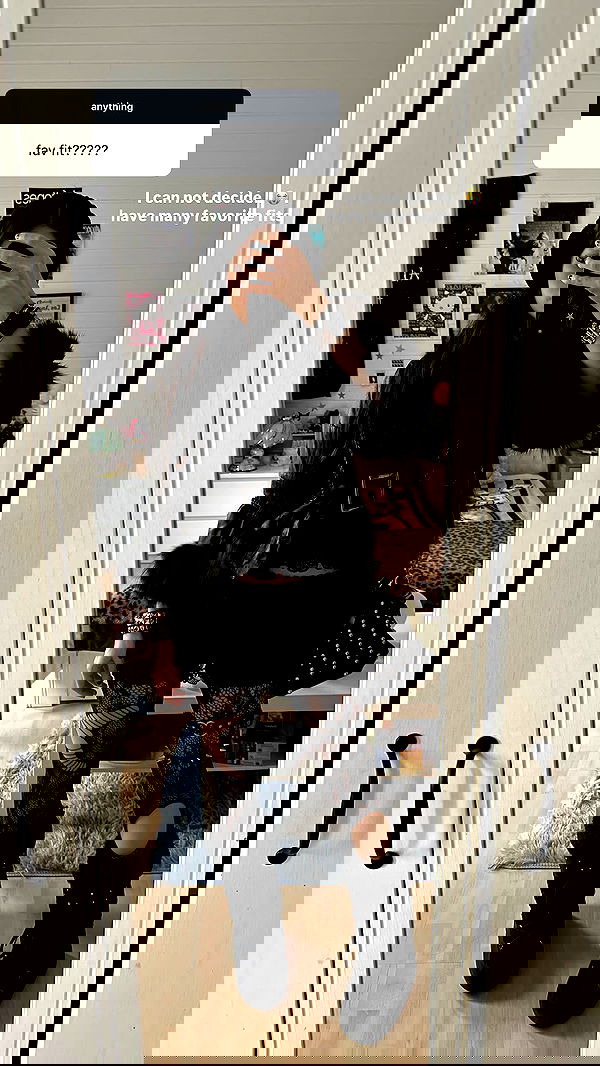 evameganosova image ~ Altpins