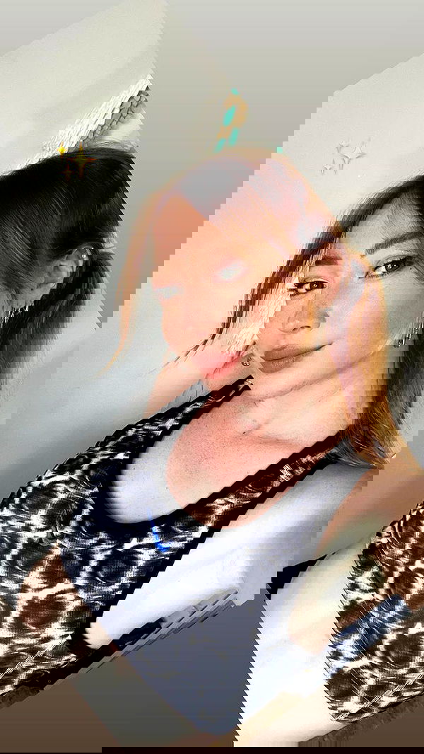 eveliniya eveliniya archive image