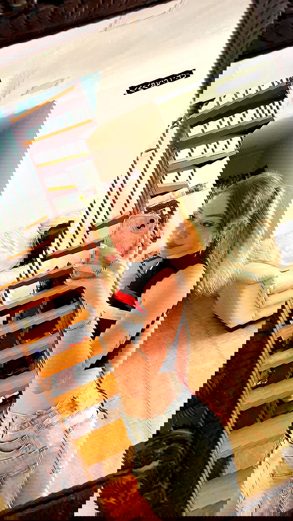 eveliniya eveliniya archive image