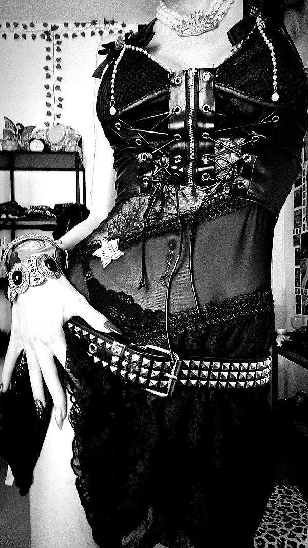 femme.fatale_8 instagram image archive image