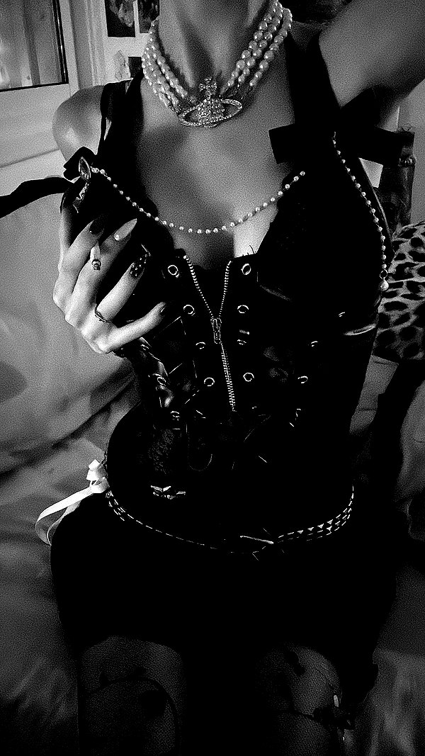 femme.fatale_8 instagram image archive image