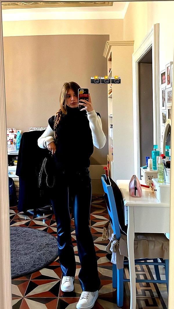giulia.monico instagram image archive image
