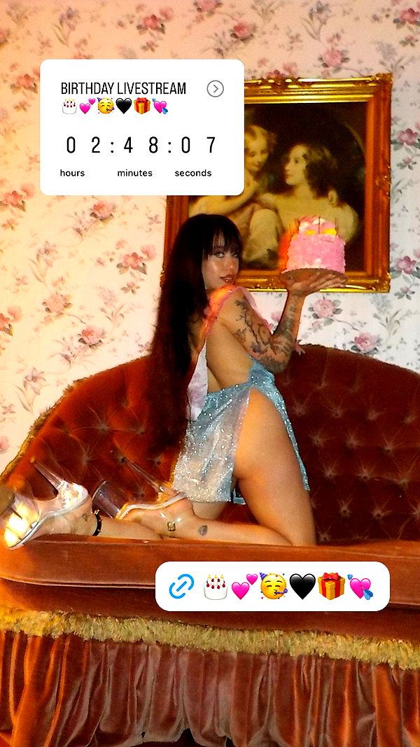 gothbabyygirl gothbabyygirl archive image