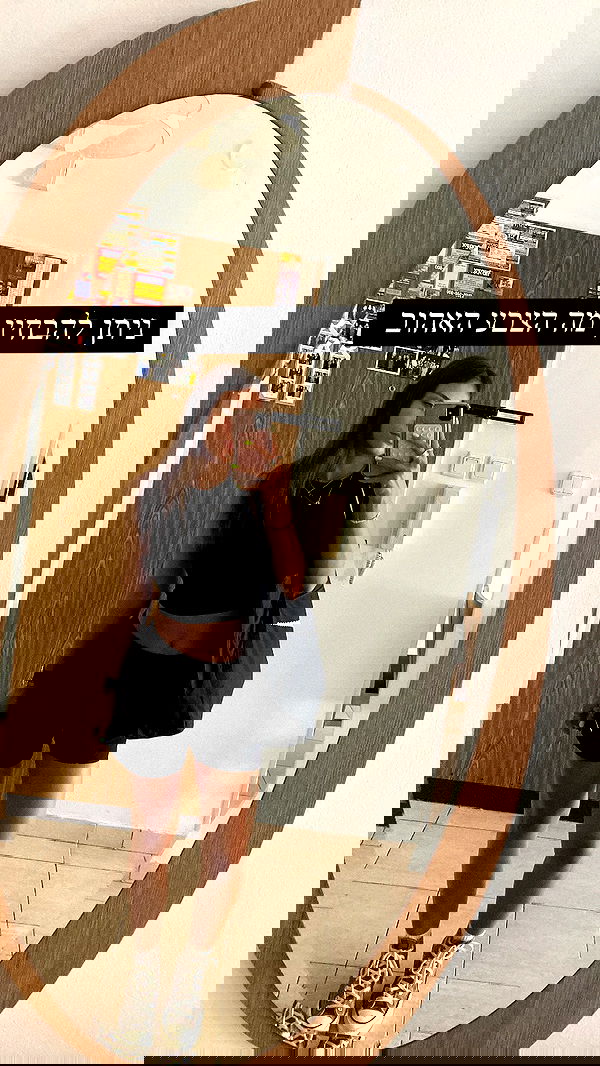 holllly.molly holllly.molly archive image