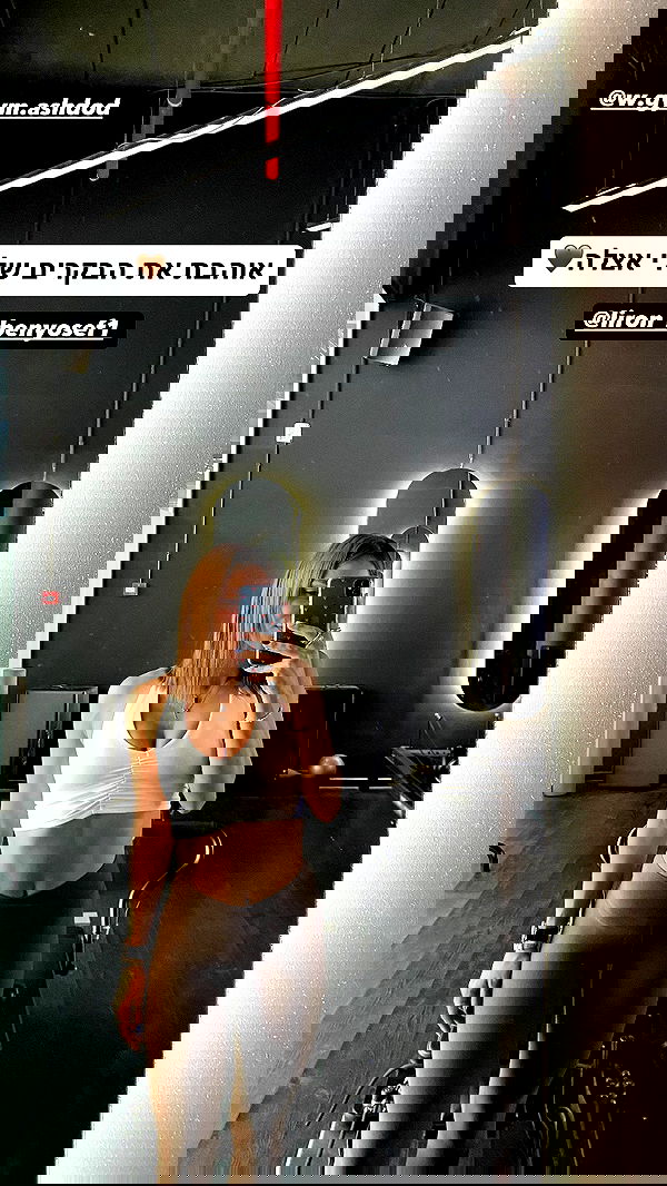 holllly.molly holllly.molly archive image