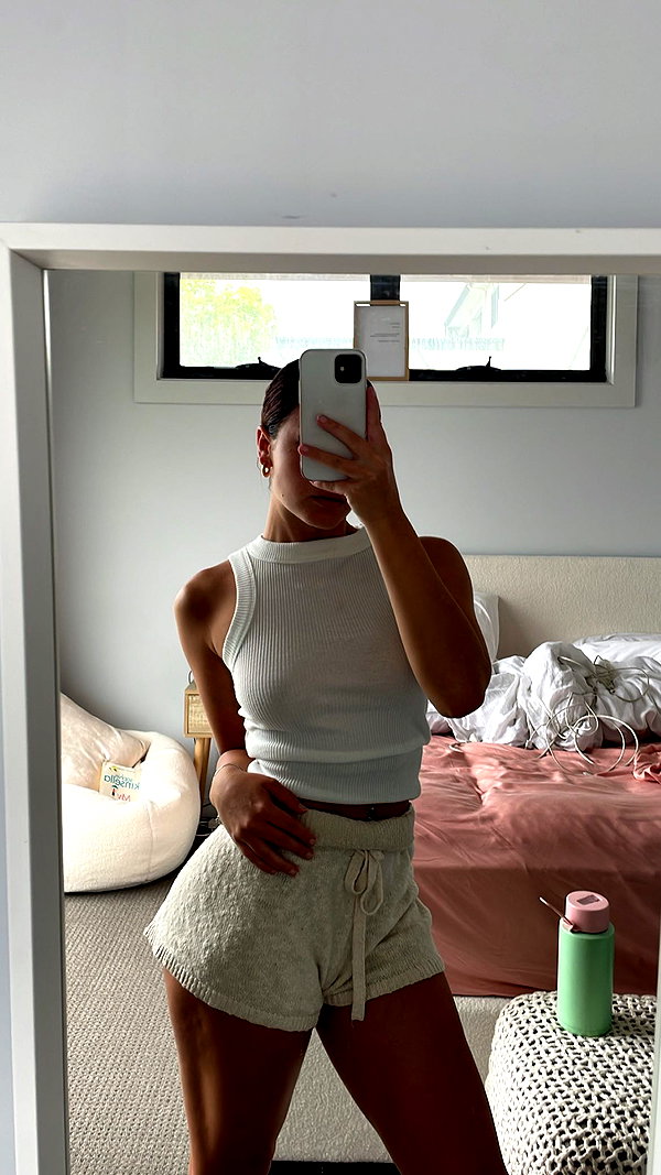 itshollynewton instagram image archive image