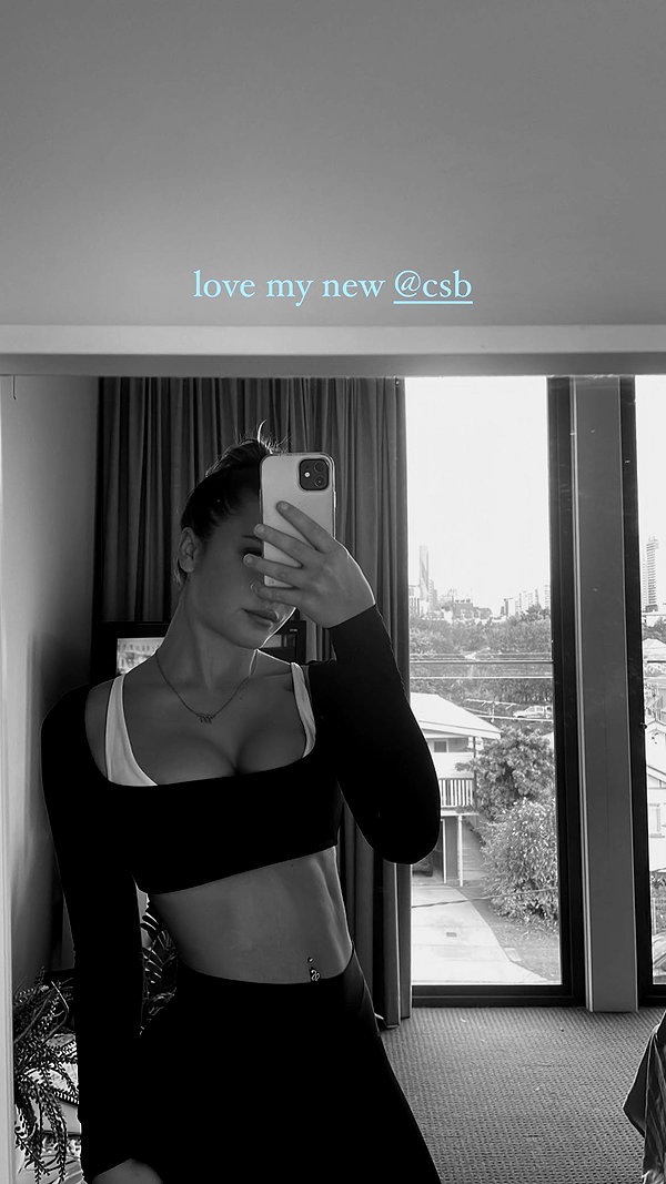 itshollynewton instagram image archive image
