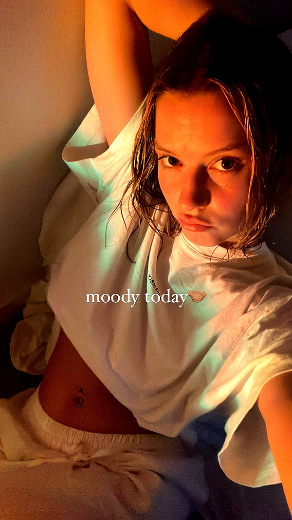 itshollynewton instagram image archive image