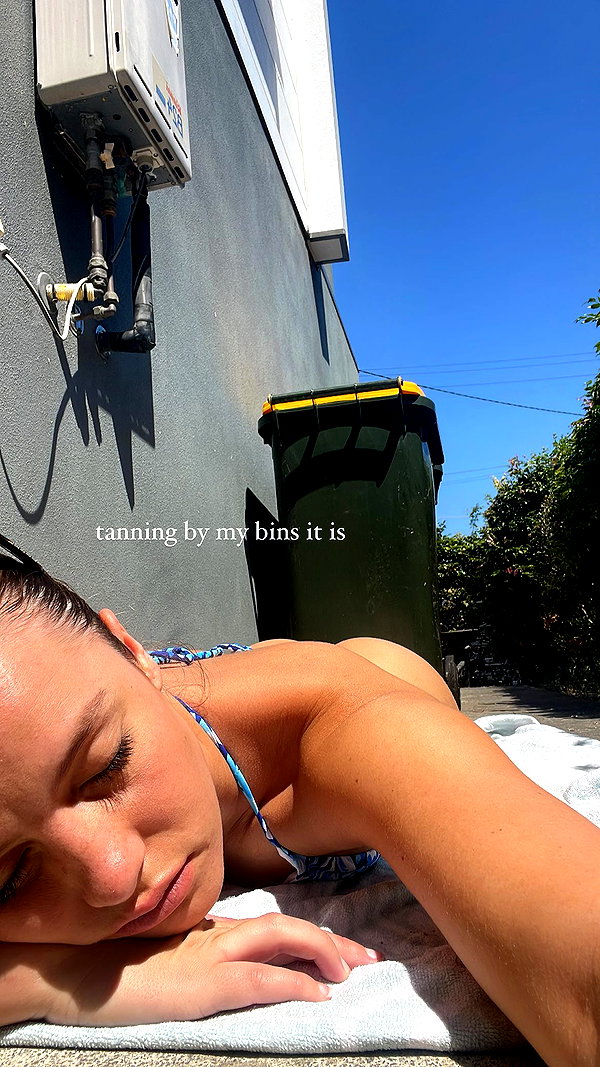 itshollynewton instagram image archive image