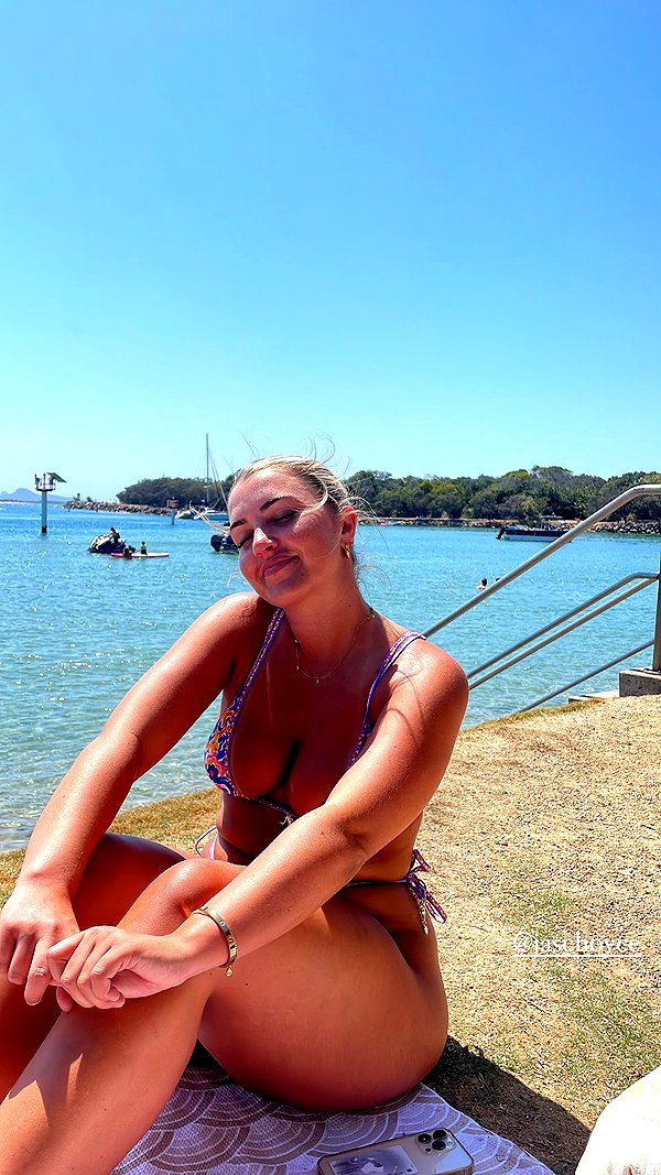 itshollynewton instagram image archive image
