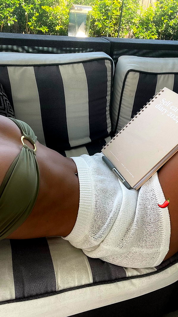 itshollynewton instagram image archive image