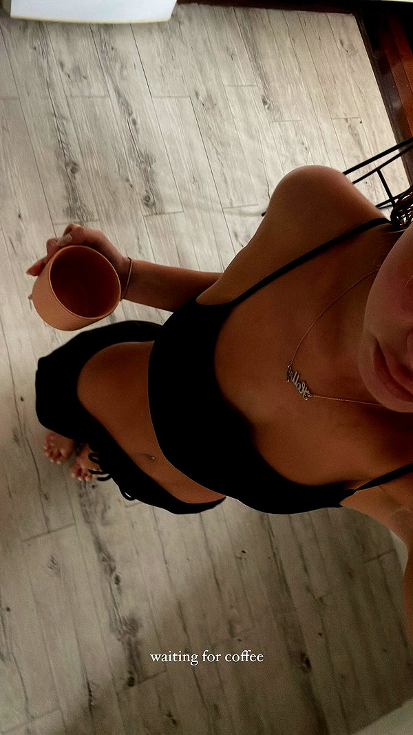 itshollynewton instagram image archive image