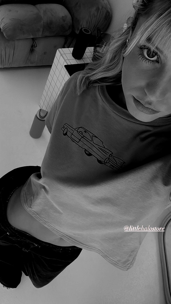 itshollynewton instagram image archive image