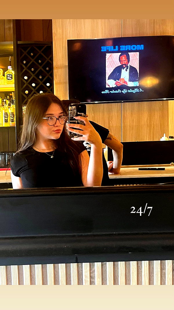 izabellamamont_ izabellamamont_ archive image