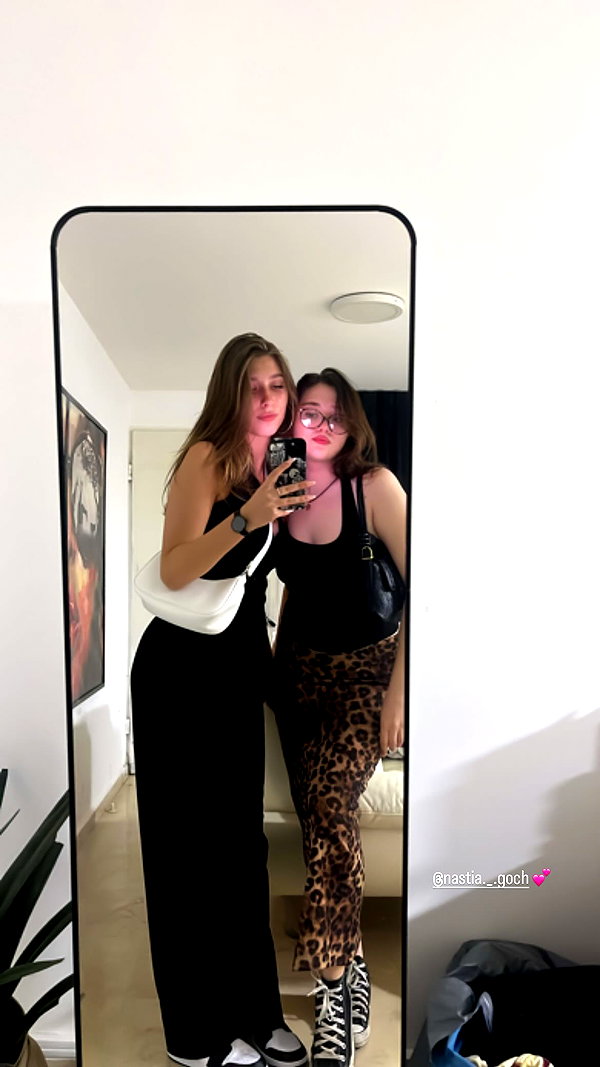 izabellamamont_ izabellamamont_ archive image
