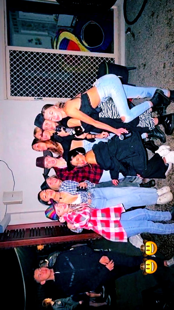 izzyyross__ izzyyross__ archive image
