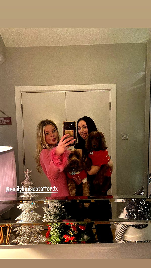 josie.rushby instagram image archive image