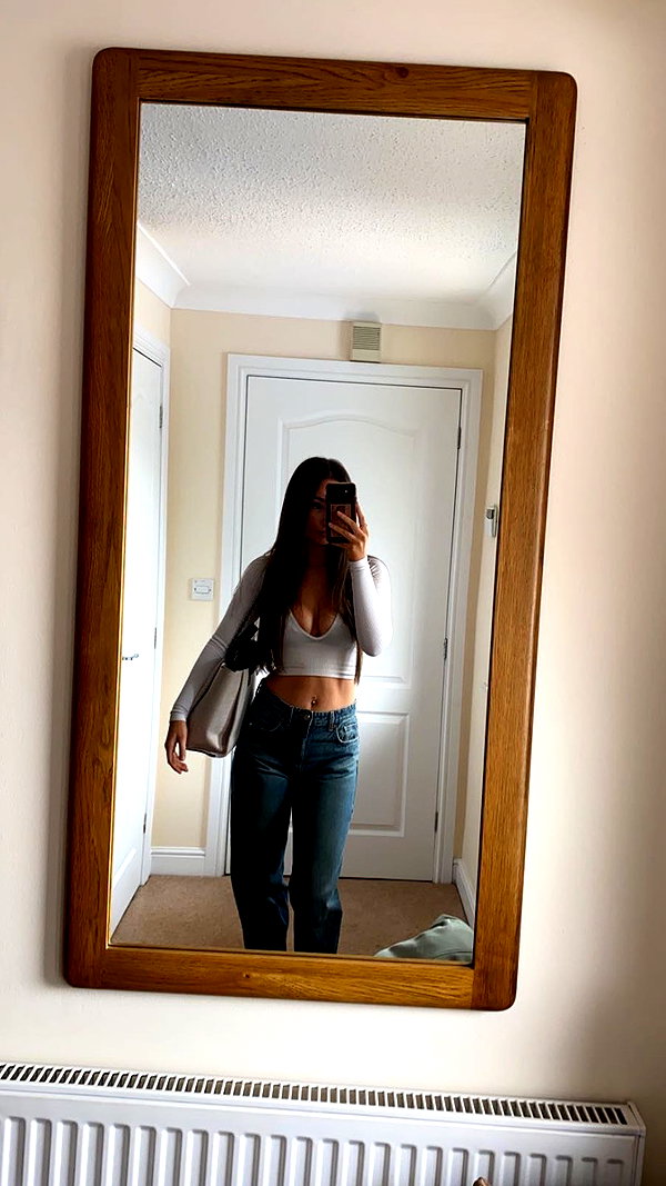 josie.rushby instagram image archive image