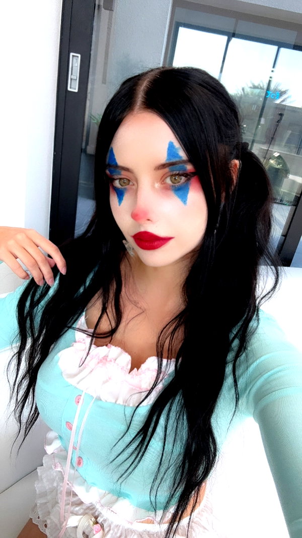 juliaaburch instagram image archive image