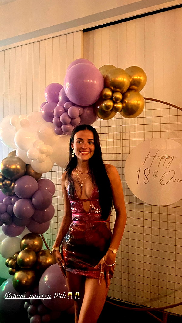 juliet.joness_ instagram image archive image