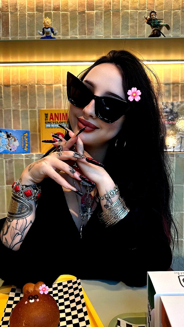 karin_orhov instagram image archive image