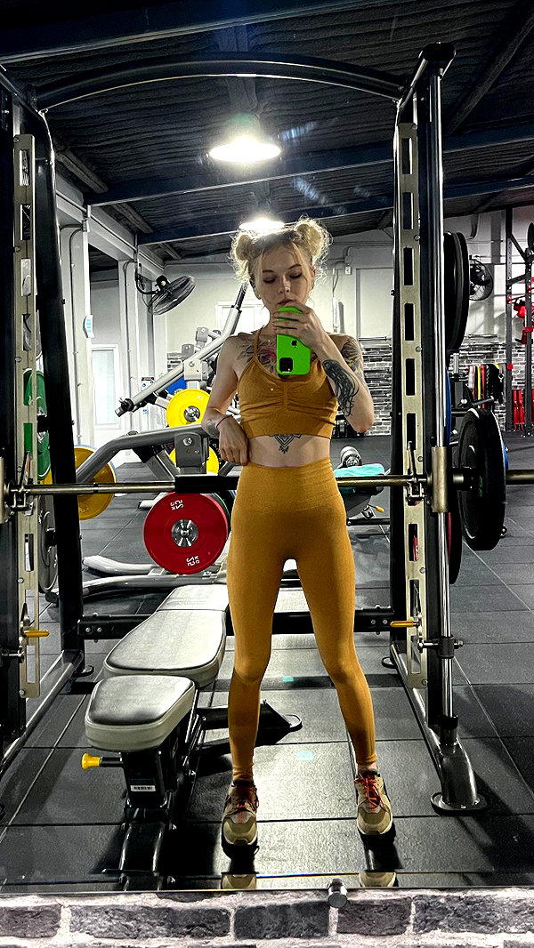 karnelia_life instagram image archive image