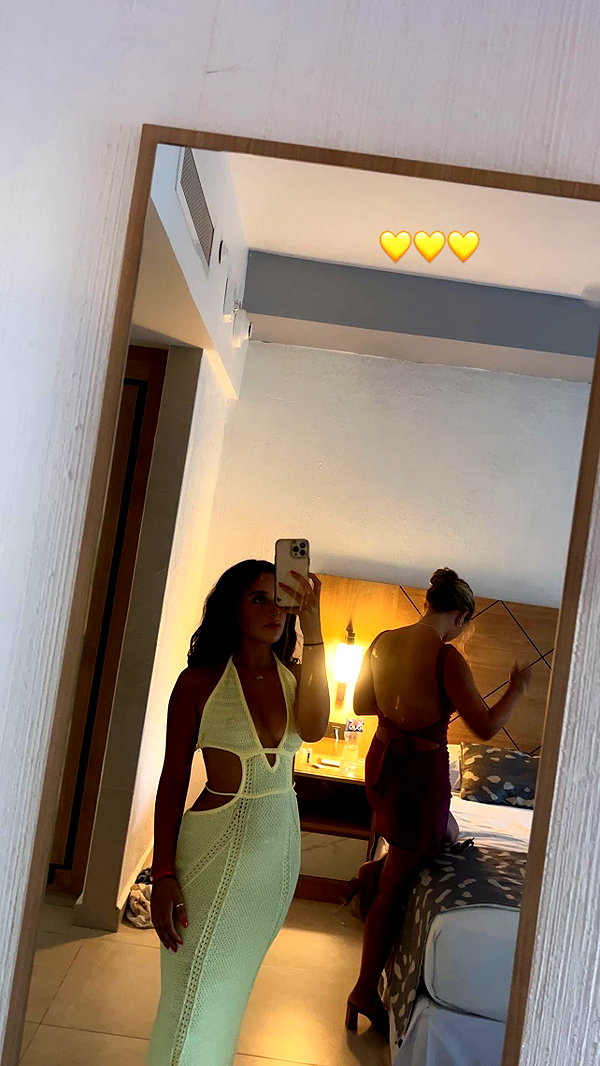 katiaarreolaa instagram image archive image