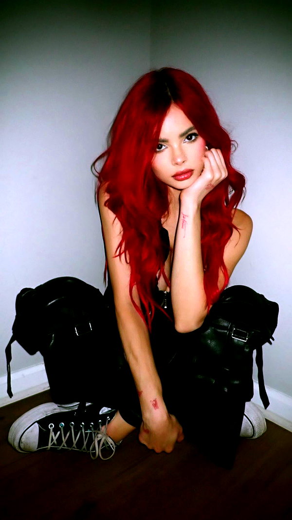 katiebellofficial katiebellofficial archive image