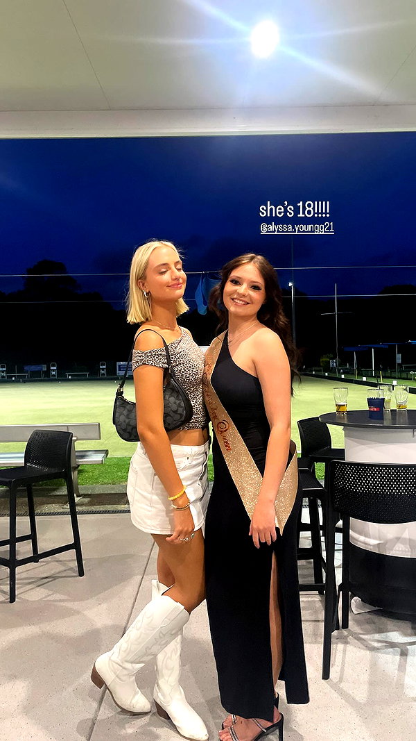 kaylamcnab_ instagram image archive image