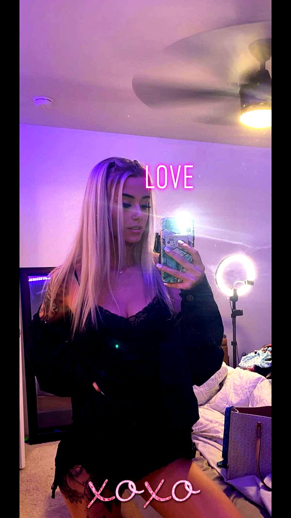 kenziee.scott instagram image archive image