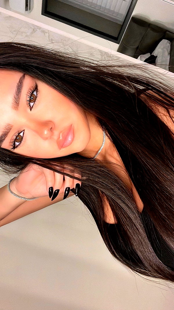 korin.lahiani instagram image archive image