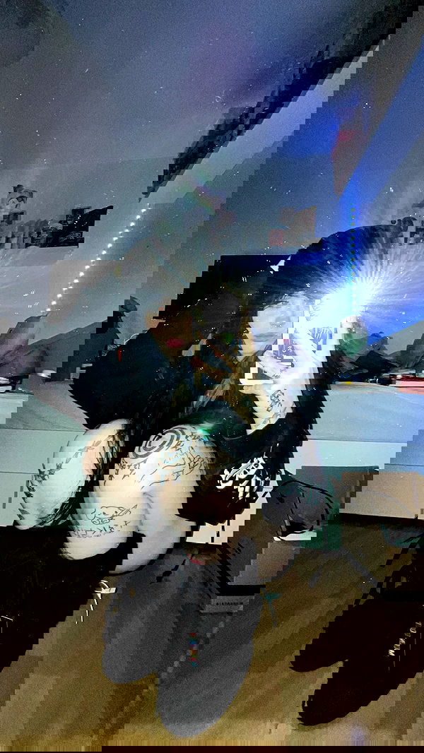 laurinchhhe image ~ Altpins