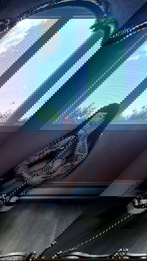 laurinchhhe image ~ Altpins