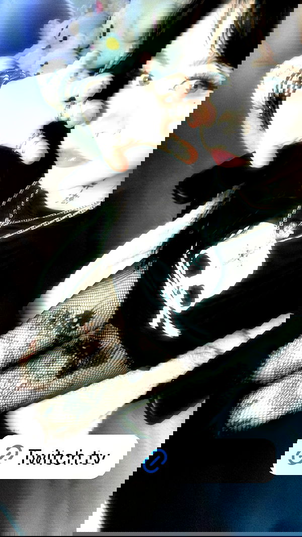 laurinchhhe image ~ Altpins