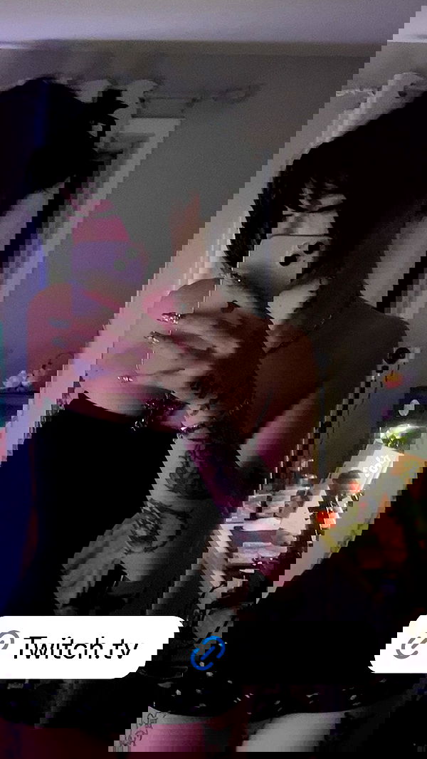 laurinchhhe image ~ Altpins