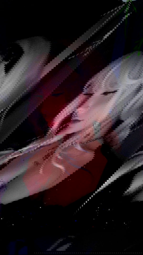 laurinchhhe image ~ Altpins