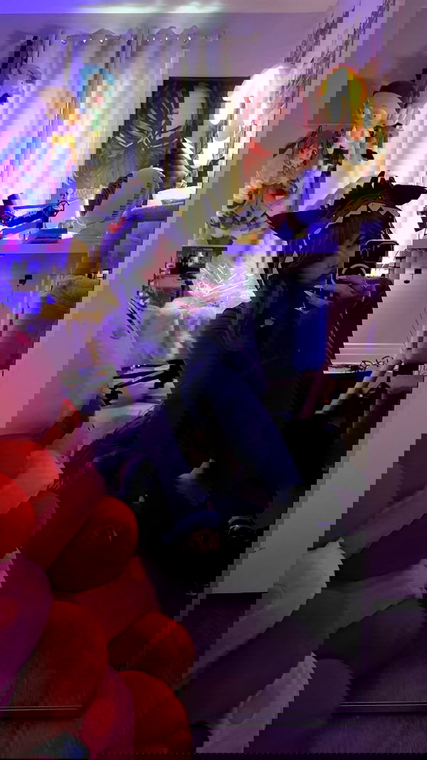 laurinchhhe image ~ Altpins