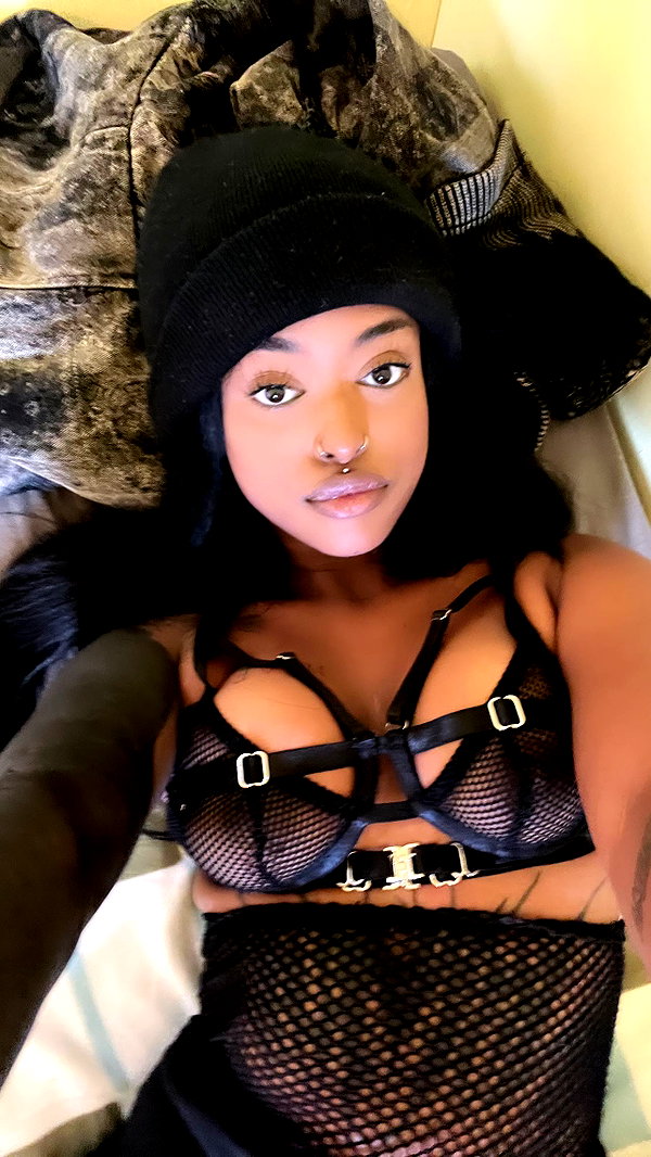liiuuar instagram image archive image