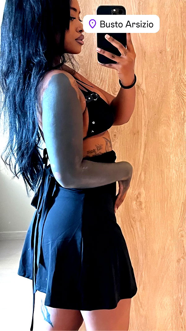 liiuuar instagram image archive image