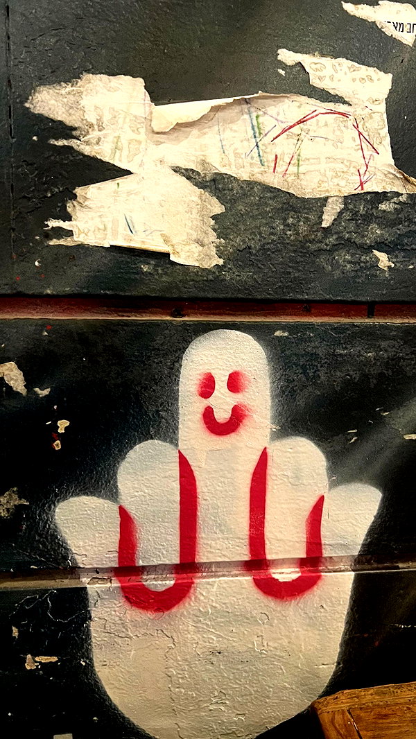 liiuuar instagram image archive image