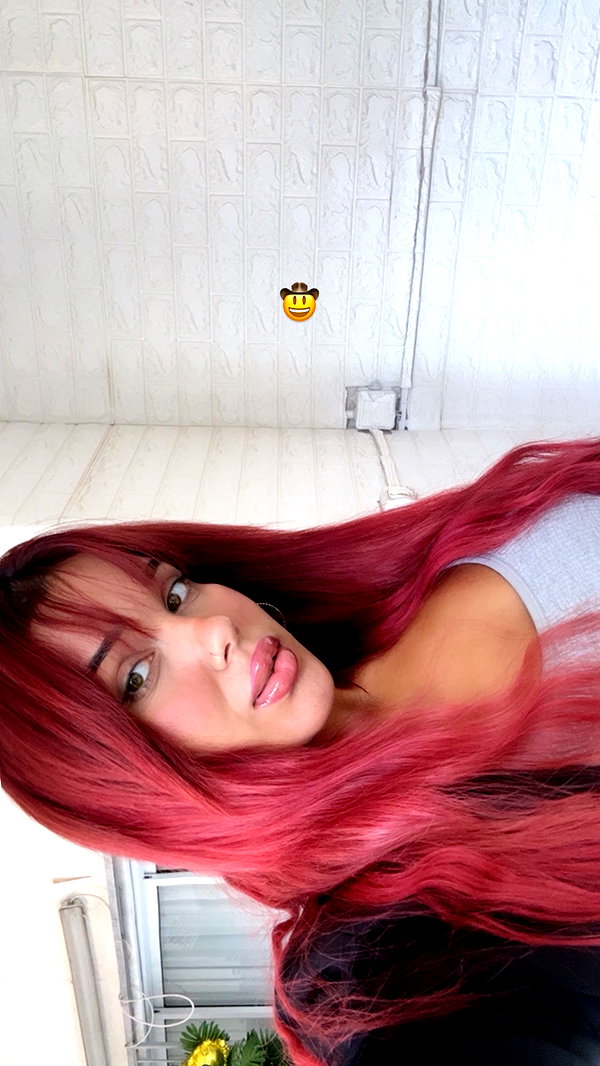 liori_hen instagram image archive image