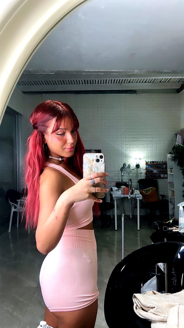 liori_hen instagram image archive image